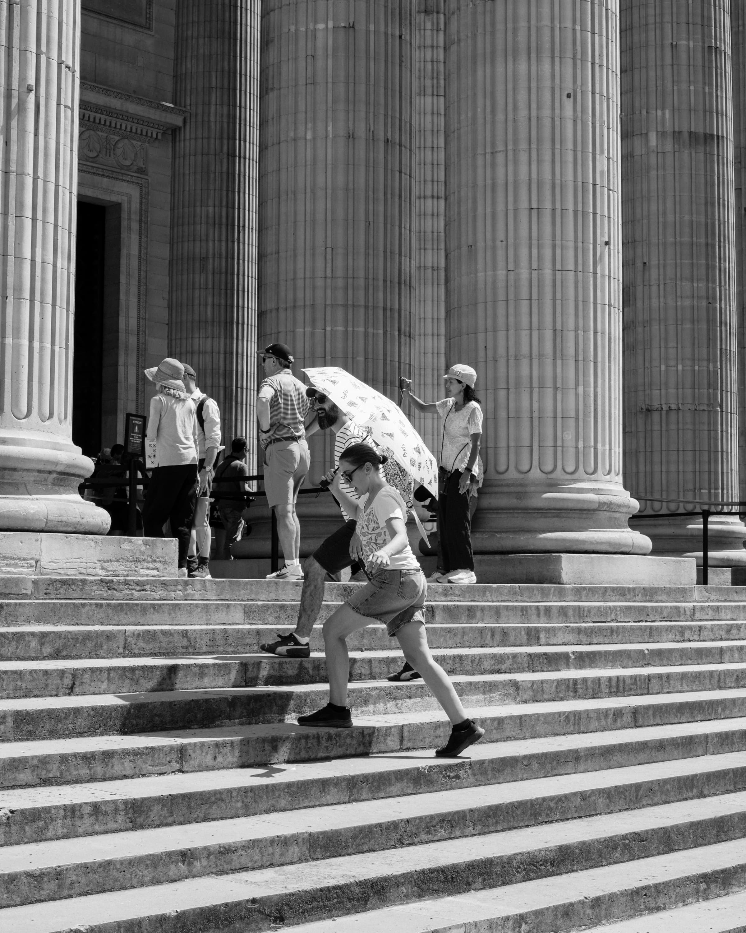 Steps and columns in the midday heat - on the steps.